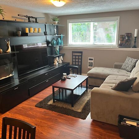 Cozy And Modern 3 Bedroom In Central Location! Victoria Esterno foto