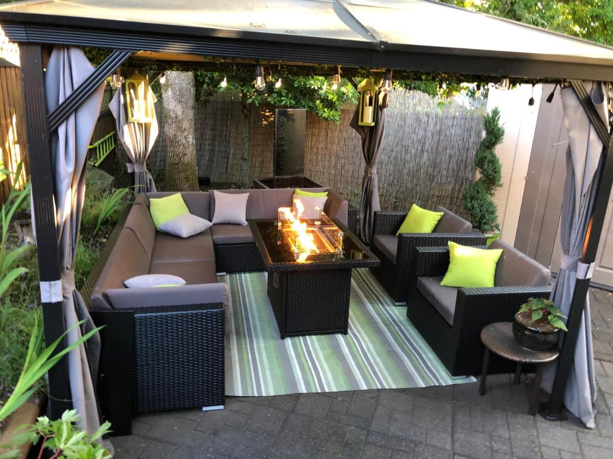 Cozy And Modern 3 Bedroom In Central Location! Victoria Esterno foto