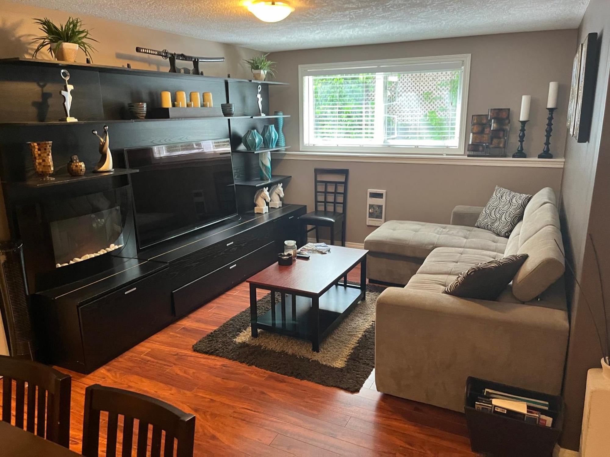 Cozy And Modern 3 Bedroom In Central Location! Victoria Esterno foto